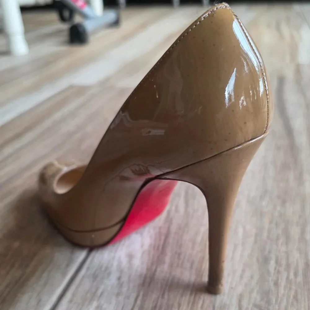 Christian Louboutin Bianca Nude Patent Leather Pumps Eur. 37.7 - Picture 8 of 15